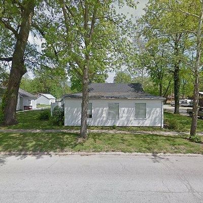 1711 Franklin St, Carlyle, IL 62231