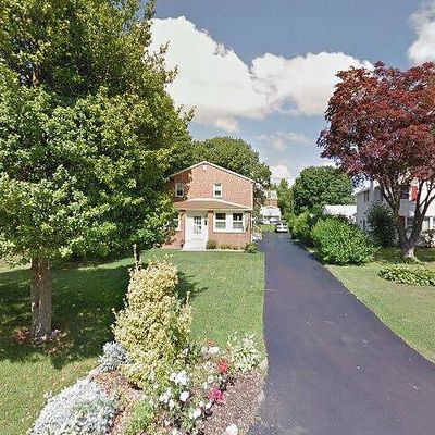 204 W Forrestview Rd, Brookhaven, PA 19015