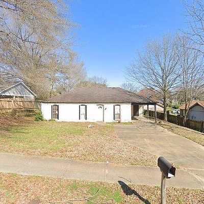 914 Valley Springs Dr, Southaven, MS 38671