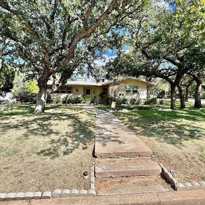 514 S Hillcrest Ave, Eastland, TX 76448