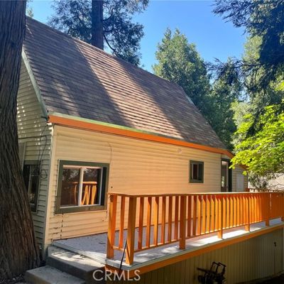 719 Woodland Rd, Crestline, CA 92325