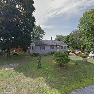 4 Summer Ave, Hudson, NH 03051