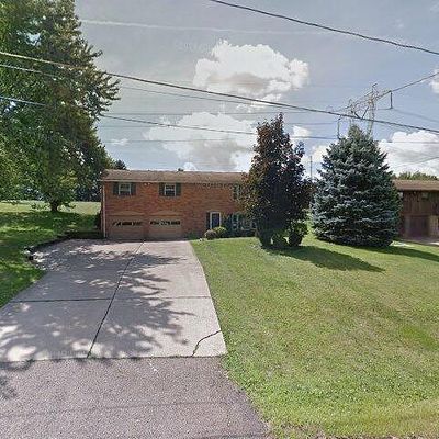 3588 Dotwood St Nw, North Canton, OH 44720