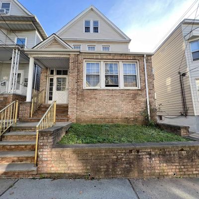 138 W 28 Th St, Bayonne, NJ 07002