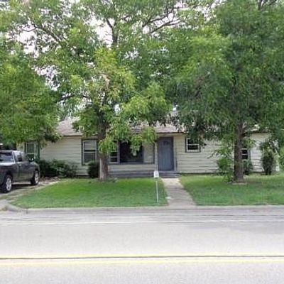 1406 S Grand Ave, Gainesville, TX 76240