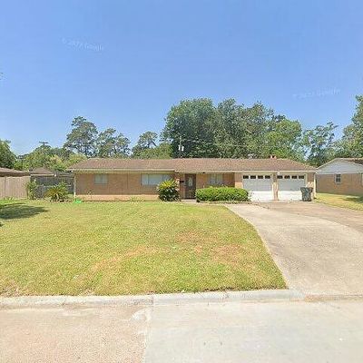 2145 Shady Ln, Beaumont, TX 77706