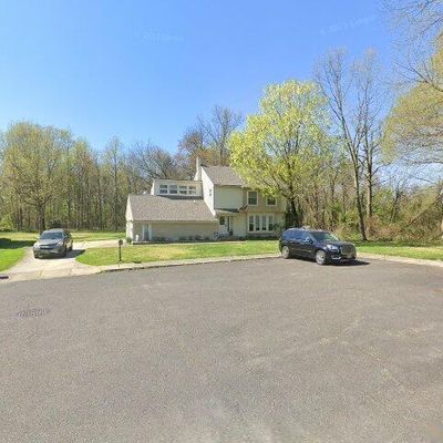 3 Ursinia Ct, Mount Laurel, NJ 08054