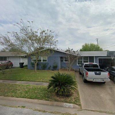 7217 Poplar Dr, Galveston, TX 77551