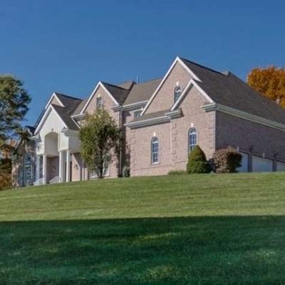 6 Trout Brook Ct, Chester, NJ 07930