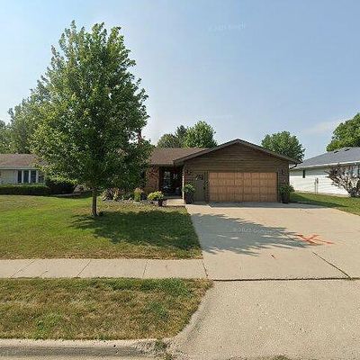 610 Mockingbird Dr, Carroll, IA 51401