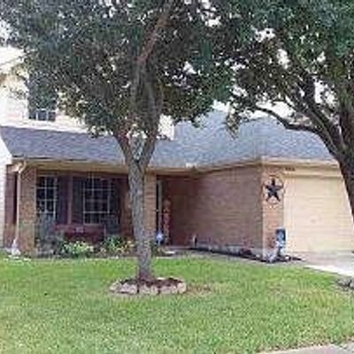 8006 Echinacea Dr, Baytown, TX 77521