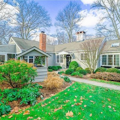 10 Abbotts Ln, Westport, CT 06880