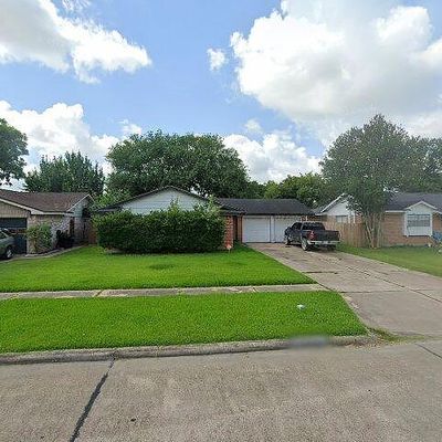 10014 Old Orchard Rd, La Porte, TX 77571