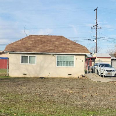 1009 Grant Ave, Madera, CA 93638