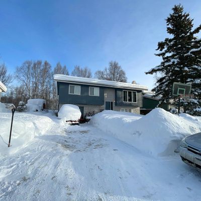 10225 Goodnews Cir, Anchorage, AK 99515