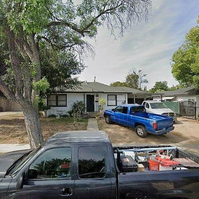 1028 W Lansing Way, Fresno, CA 93705