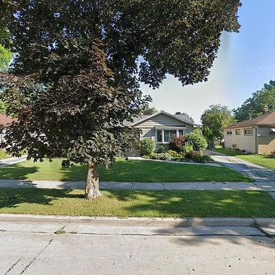 10514 W Lawn Ave, Milwaukee, WI 53225