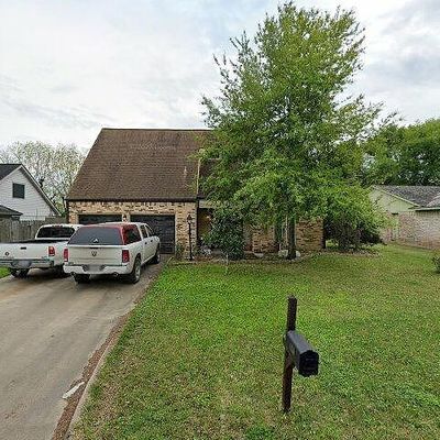 108 Bastrop St, Angleton, TX 77515