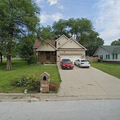 1305 E Locust St, Bolivar, MO 65613