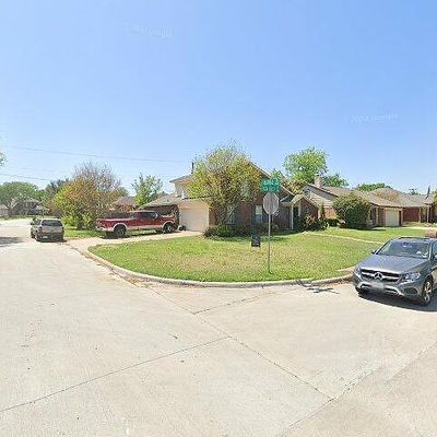 1308 High Crest Dr, Mansfield, TX 76063