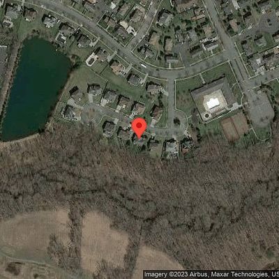 17 Shadybrook Ln, Old Bridge, NJ 08857