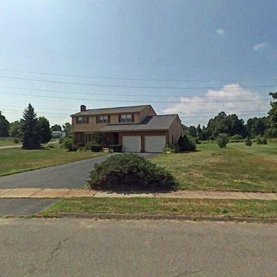 139 Windbrook Dr, Windsor, CT 06095