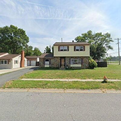 2 Stockton Dr, New Castle, DE 19720