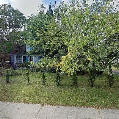 182 W Midland Ave, Paramus, NJ 07652