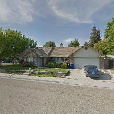 2205 Orange St, Kingsburg, CA 93631