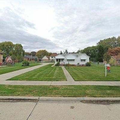 22403 Saint Gertrude St, Saint Clair Shores, MI 48081