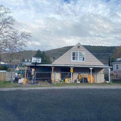 318 Herzog Blvd, Yreka, CA 96097