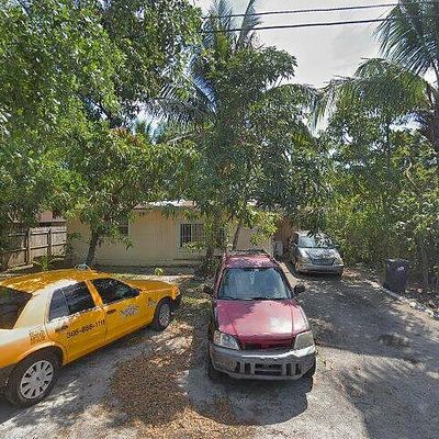 320 Ne 164 Th Ter, Miami, FL 33162