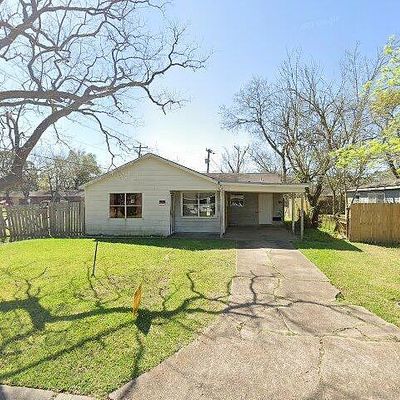 2901 Rust Ave, Texas City, TX 77590