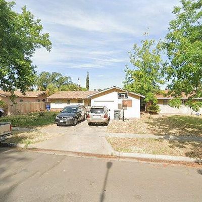 4216 N Pleasant Ave, Fresno, CA 93705