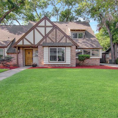 427 Pebblebrook Dr, El Lago, TX 77586