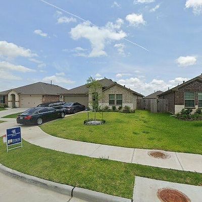 3930 Hawaiian Ct, Baytown, TX 77521