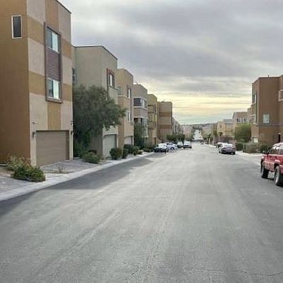 3932 Total Eclipse St, Las Vegas, NV 89129