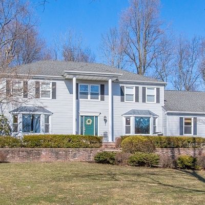 4 Hutchins Ln, Randolph, NJ 07869