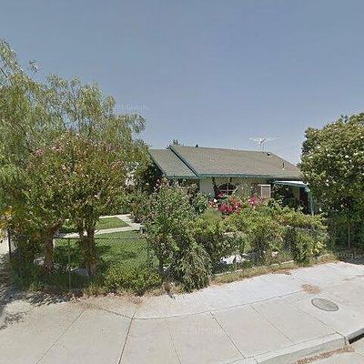 5400 Tamarac St, Lamont, CA 93241