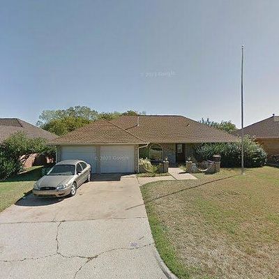 7008 N Comanche Ave, Warr Acres, OK 73132