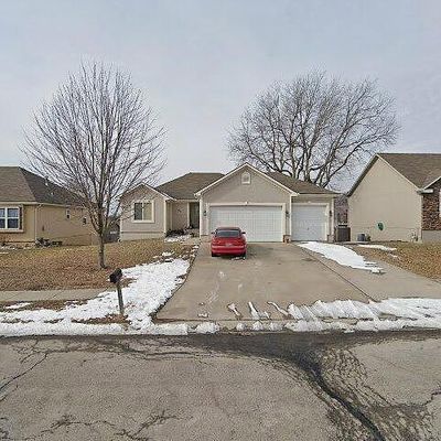 704 Nw Meadow Rd, Grain Valley, MO 64029