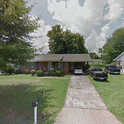 627 Maywood Ave, Lexington, TN 38351