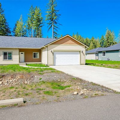 8213 Colfax Ct, Maple Falls, WA 98266