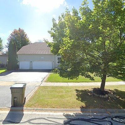 828 Pueblo Ct, Naperville, IL 60565