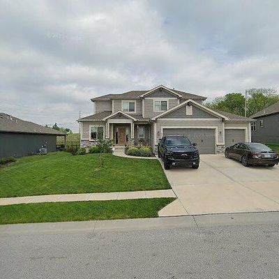 851 Creekmoor Pond Ln, Raymore, MO 64083