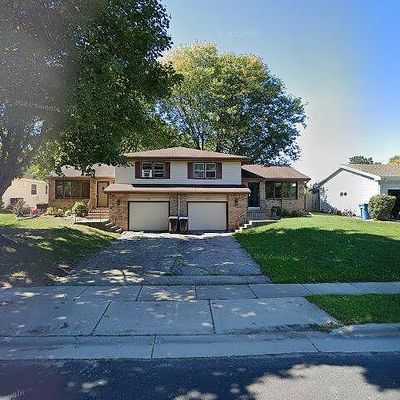 905 S Division St, Waunakee, WI 53597