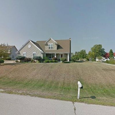 916 E Meadow Ter, Oak Creek, WI 53154