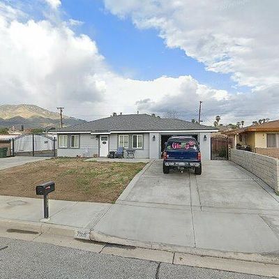 7555 Drummond Ave, Highland, CA 92346