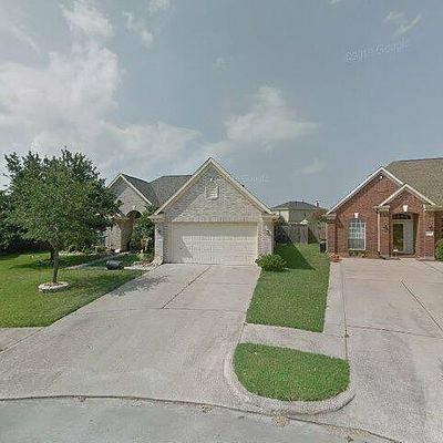 8006 Aspen Ct, Baytown, TX 77523