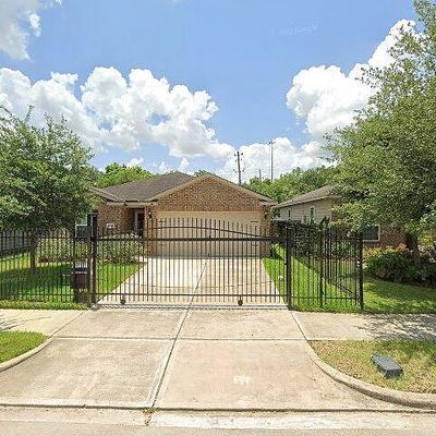 8046 Hall View Dr, Houston, TX 77075